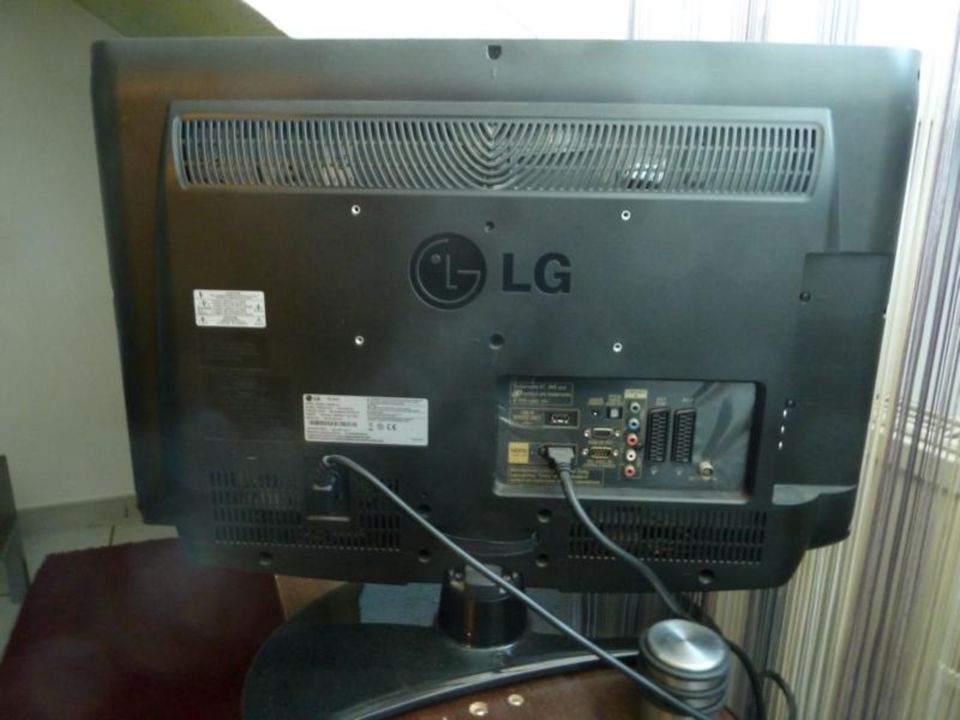 Fernseher LG 26LH20 in Fürth