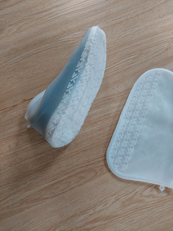 Wasserdichte Schuhüberzieher aus Silikon in Essen