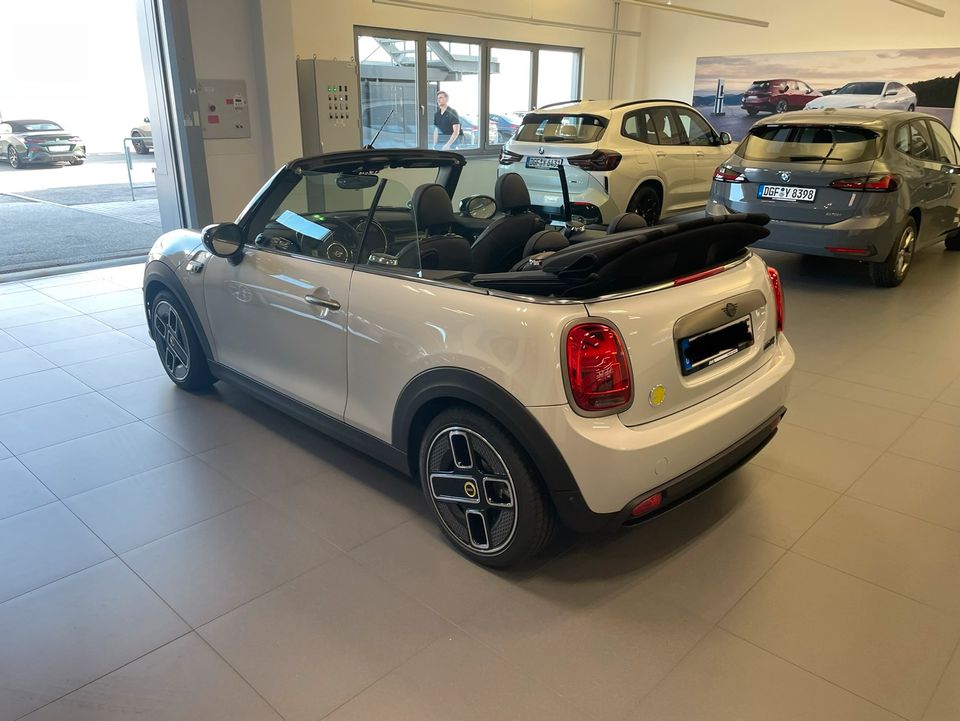 Mini SE Cabrio - Limited Edition - nur 999 Stück in Geisenhausen