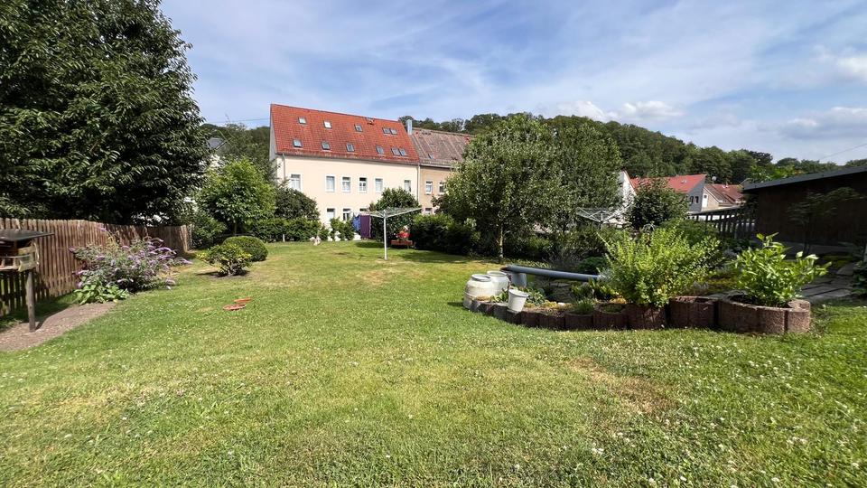 Reihenhaus mit Einliegerwohnung und großem Garten in zentraler Lage von Hainichen in Hainichen