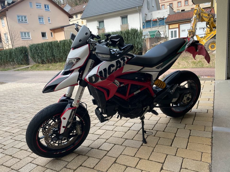 Ducati Hypermotard 939 in Zell