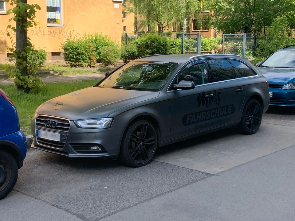 Audi A4 Avant B8, Diesel, Automatik, Fahrschulauto, gebraucht in Berlin