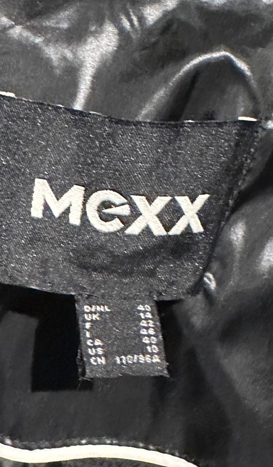Mexx Mantel Steppmantel  Jacke schwarz Größe 40 in Marienheide