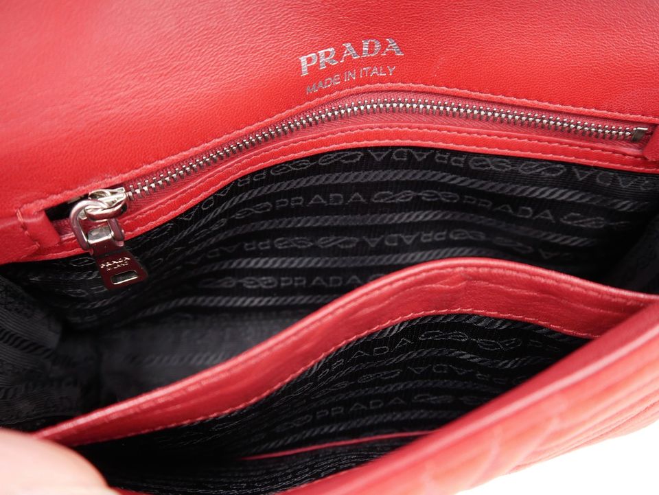 nieKeshop Prada Diagramme Suede Rauleder Veloursleder Tasche rot in Olpe