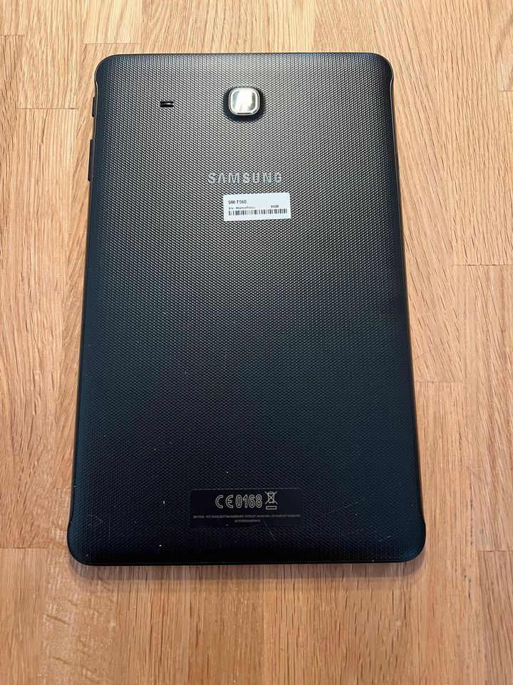 Samsung Galaxy 9,6 Zoll Tab E SM-T560 Tablet 8 GB schwarz in Neubrandenburg