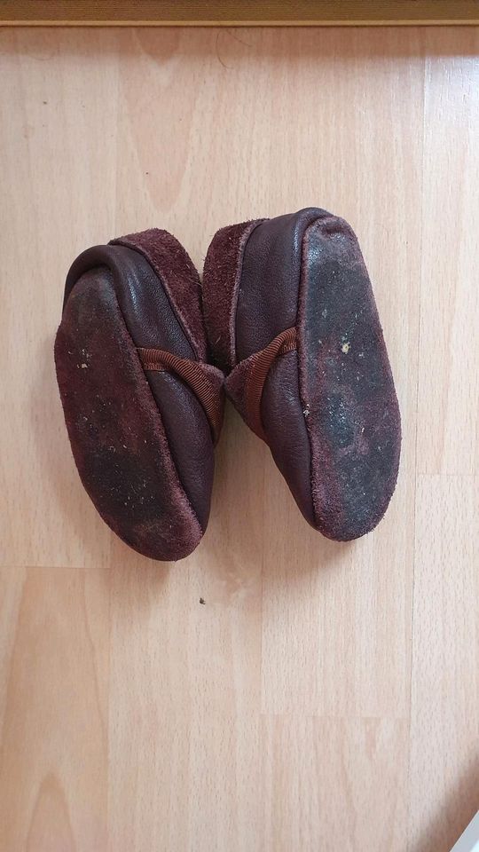 Lederpuschen/ Krabbelschuhe in Leipzig