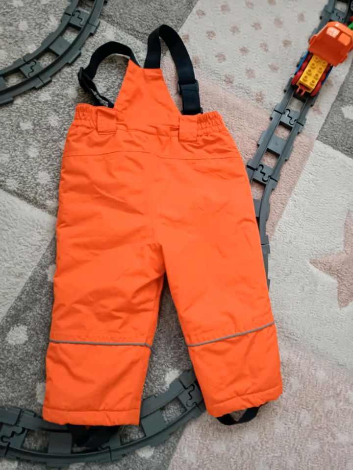 Topomini Gr. 80, orangene Schneehose, Skihose in Bischweier