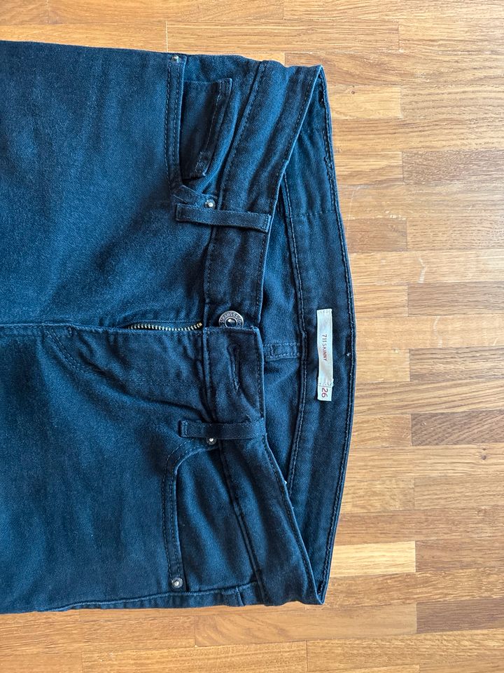 Levi‘s 711 Skinny schwarze Jeans Damen 26 in Wuppertal