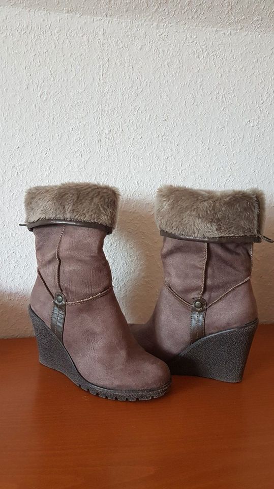 Winterstiefel von Lasocki aus Velourslederimitat, Größe 37 in Leipzig