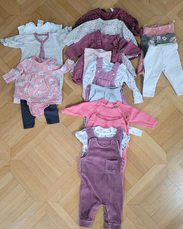 Kleidung Baby Mädchen 56 bis 68 18 Teile in Wolfenbüttel