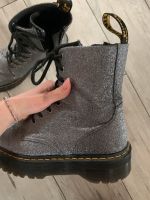 Dr. Martens in Grau-Glitzer Größe 43 Nordrhein-Westfalen - Siegen Vorschau