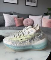 Adidas Yeezy Boost Sneaker 38 38 2/3 Weiß Grau Blau Blogger Style Schleswig-Holstein - Lübeck Vorschau