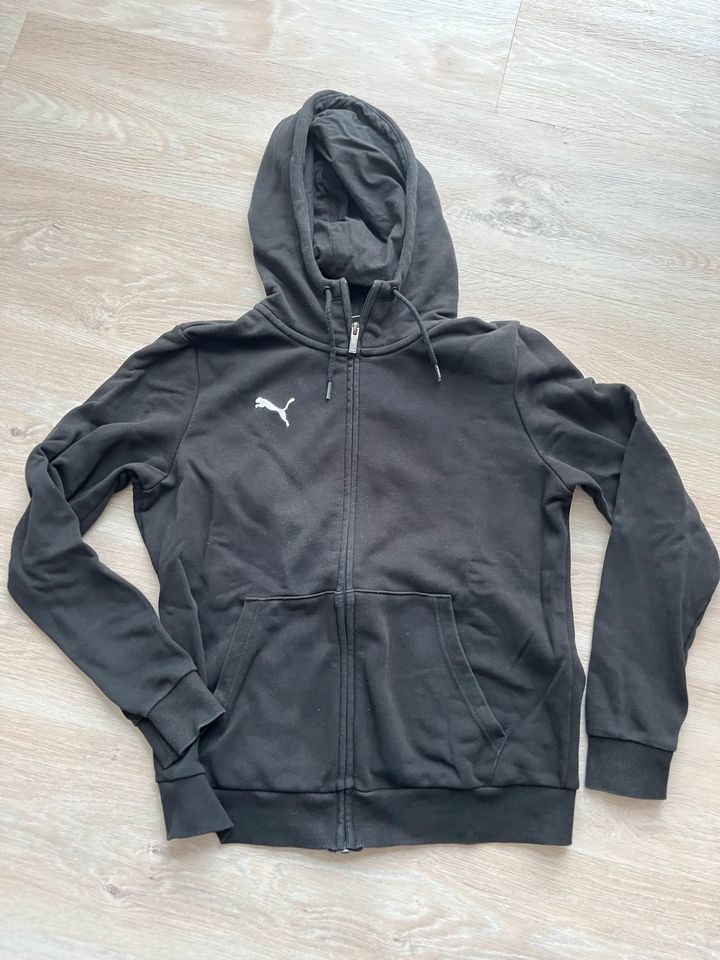 Neuwertiger Puma Hoodie in Frankfurt am Main