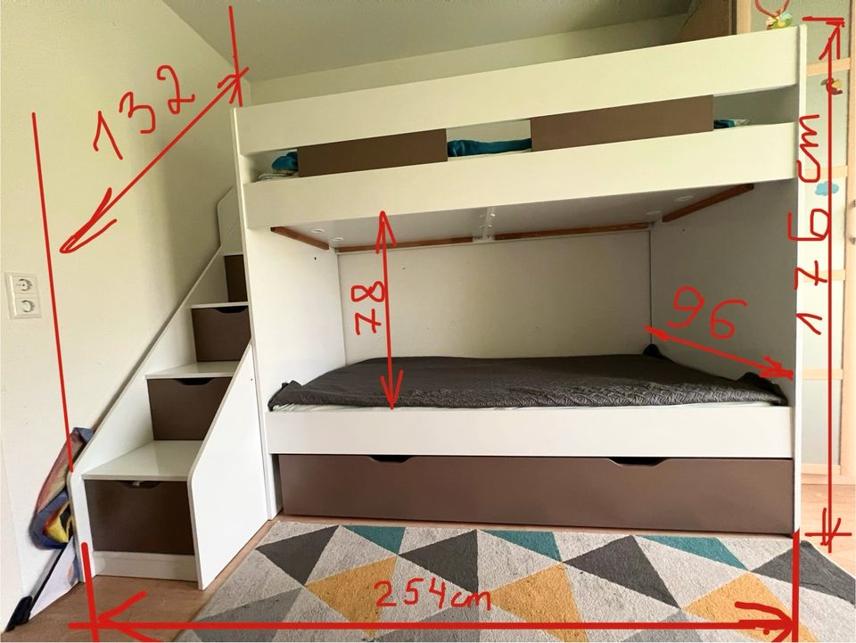 Etagenbett Hochbett für 2 /3 Kinder mit Treppe-Kommode in Remseck am Neckar