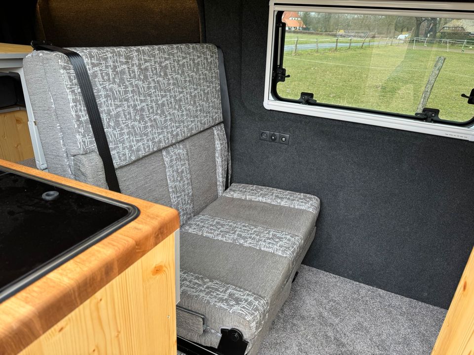 Volkswagen VW Crafter 6m Wohnmobil Camper für 5 Personen mit Aufstelldach in Uelzen