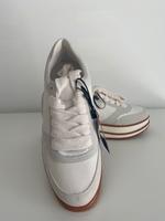 NEUE Damensneaker von Zara Gr. 40 in Weiß-Grau Bayern - Margetshöchheim Vorschau