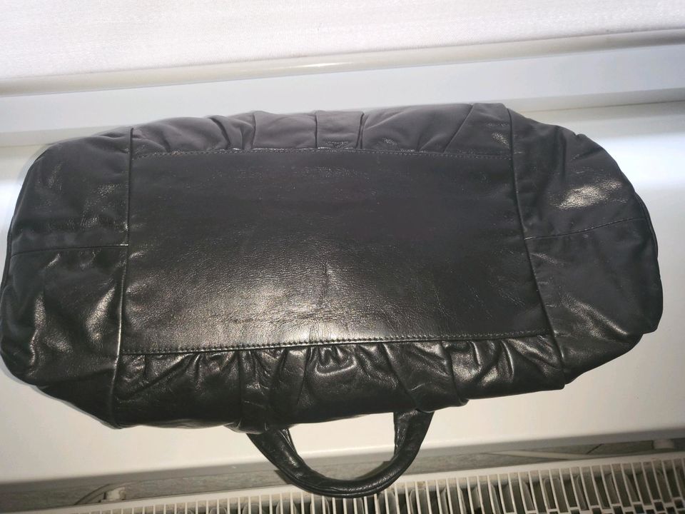 Gucci Ledertasche schwarz in Lauf a.d. Pegnitz