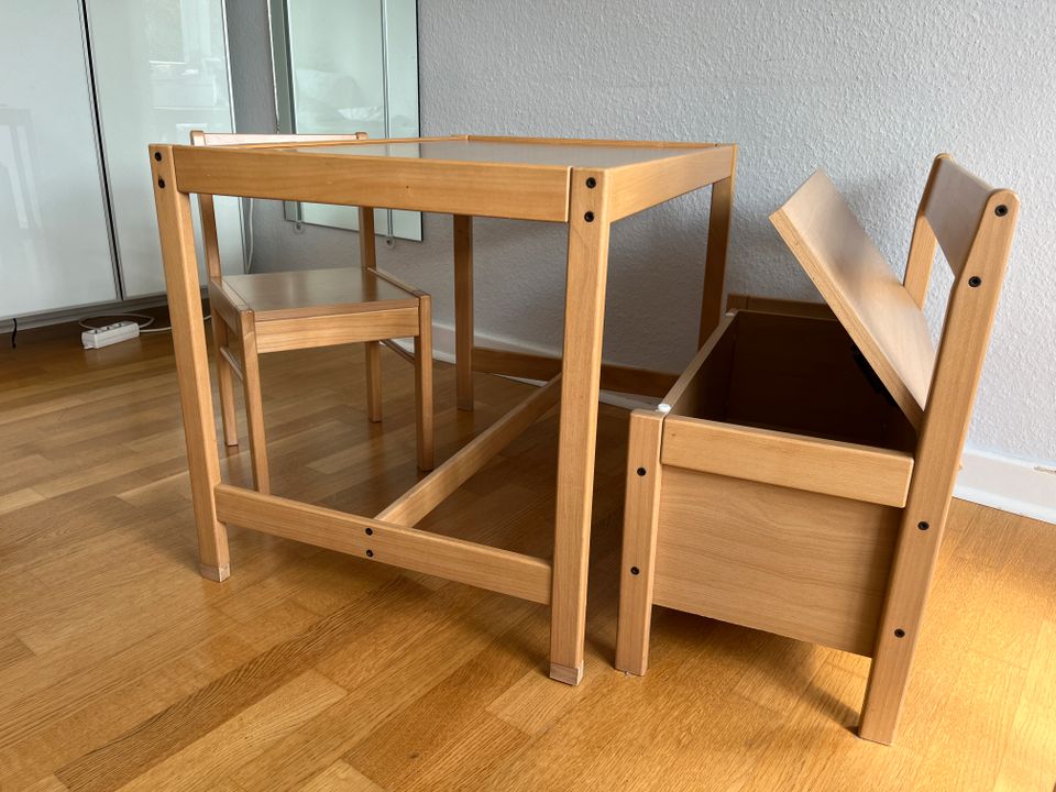 Kindersitzgruppe Bank/Truhe Tisch Stuhl in Holz hell massiv in Hamburg