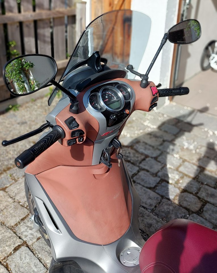 Piaggio Beverly 350 ST ABS in Böhen