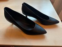 ESPRIT Pumps Schuhe Größe 38 schwarz München - Trudering-Riem Vorschau