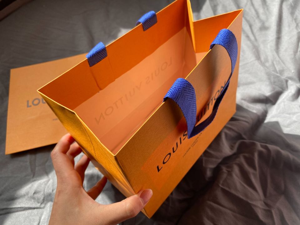 original Louis Vuitton Tüte Geschenkverpackung Papiertüte in Berlin