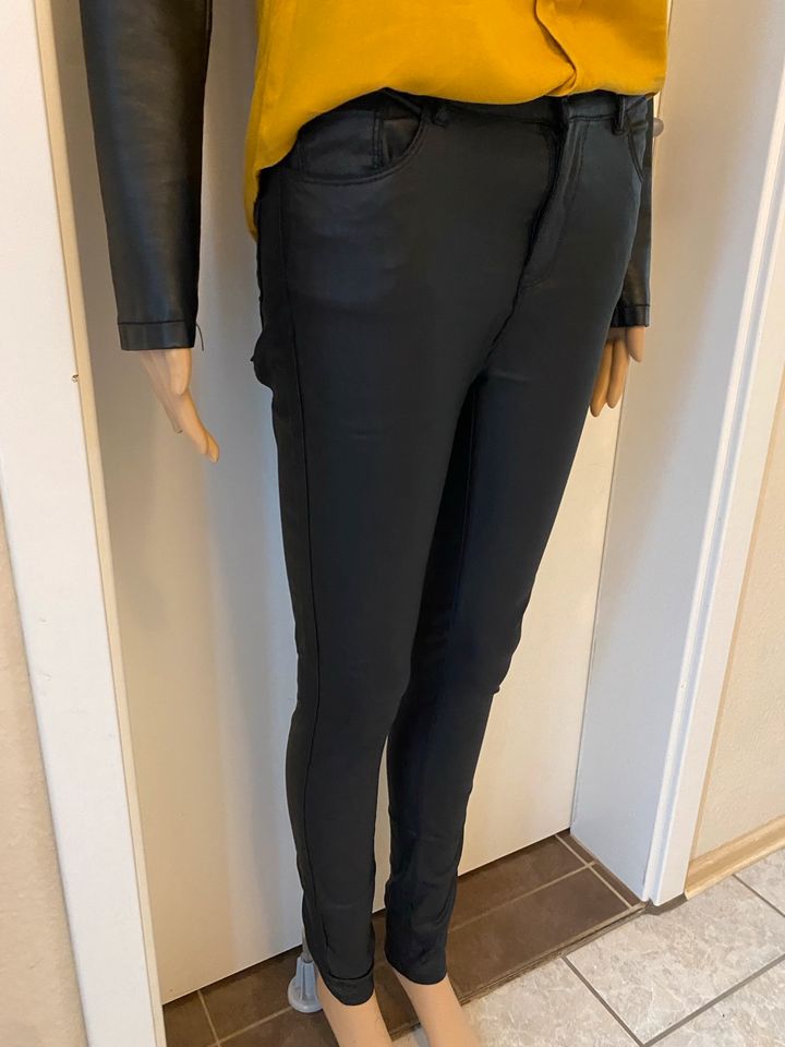 Top❣️Damen Mädchen Hose Stretch Vero Moda lederähnlich S M in Stralsund