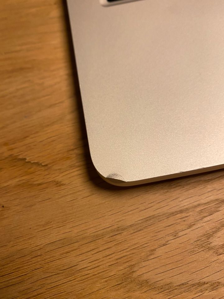 Apple MacBook Pro 2013 + Ladekabel in Berlin