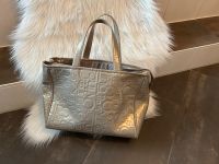 Damen Handtasche Calvin Klein Glanz festlich Tasche Silber Gold Niedersachsen - Peine Vorschau