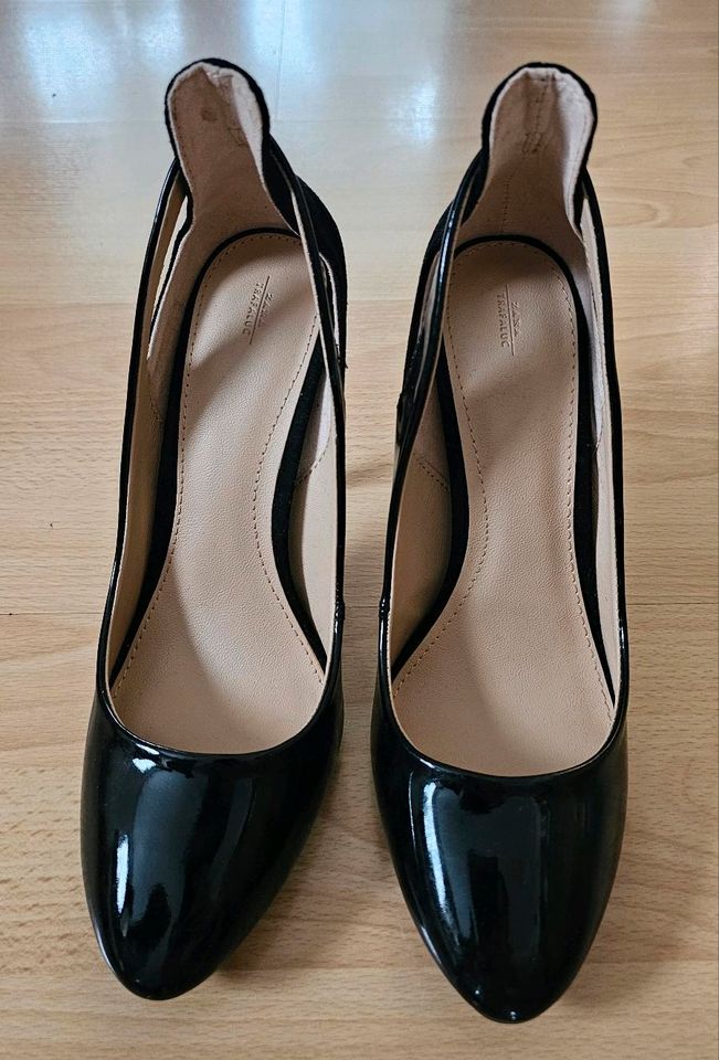 Zara Pumps gr. 39 schwarz in Vaihingen an der Enz