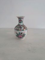 Vase,  Porzellan,  bunt, Vogel und Blumenmotiv, 15 cm hoch Kr. München - Unterhaching Vorschau