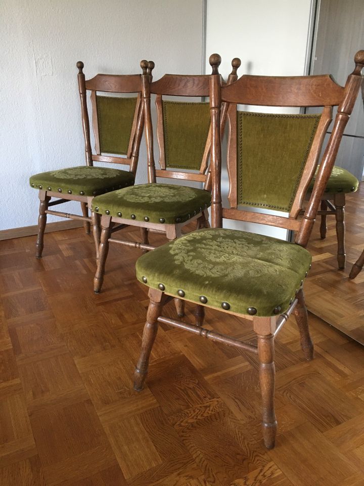 Drei Stühle in Brensbach