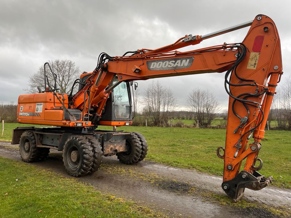 Doosan DX 170 Mobilbagger, Bagger, excavator in Nindorf (bei Neumünster)