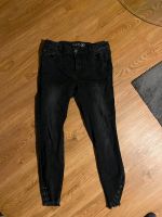 Schwarze Damenjeans Skinny Amisu Größe 30 Niedersachsen - Haren (Ems) Vorschau