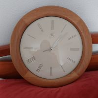 Runde Uhr hinter Glas mit Holzrahmen, 32 cm Durchmesser Baden-Württemberg - Singen Vorschau