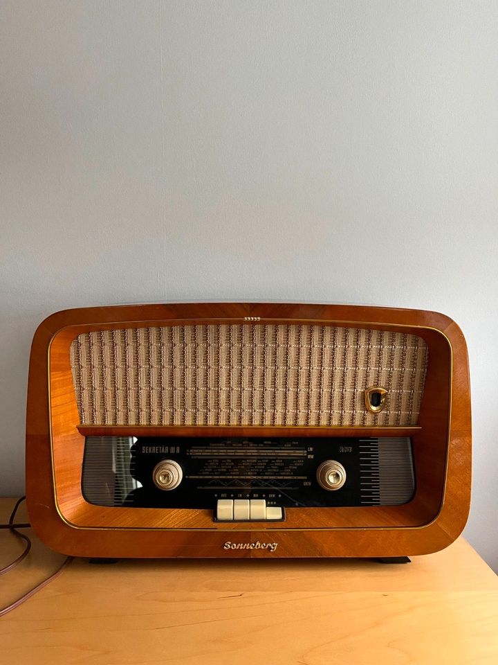 Röhrenradio Stern Radio Sonneberg Super 697/87 Sekretär III R 3 in Jena