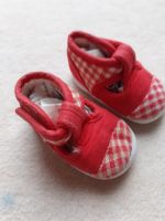 verkaufe Baby Schuhe, rot, Stoff,  innen Sohle 10cm, für 1euro Kr. Passau - Passau Vorschau