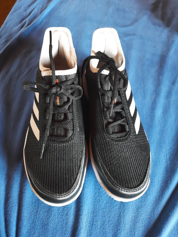 Neue Adidas Turnschuhe/Sneakers nicht abfärbend Größe 36 in Riedering