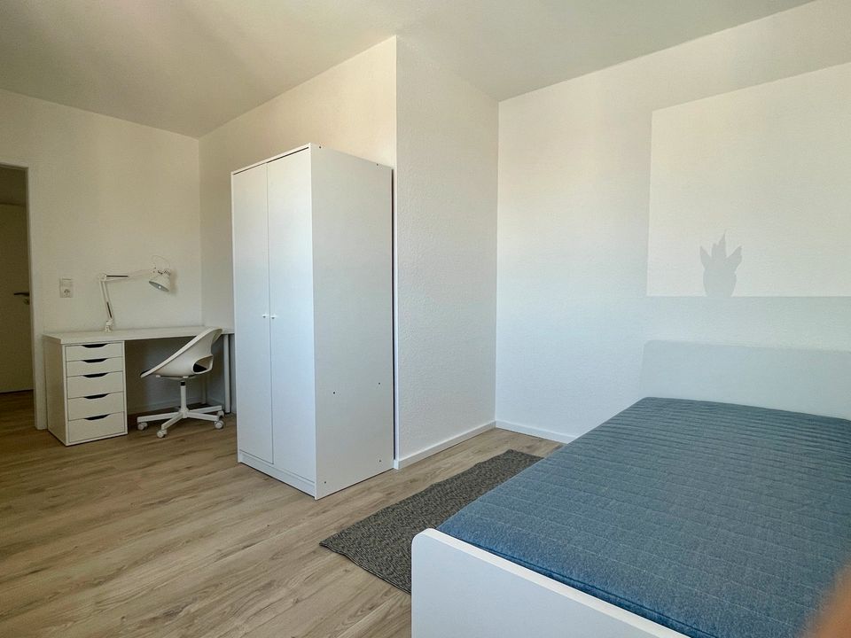 „Five Rooms“ Penthouse WG - Erstbezug nach Renovierung in Frankfurt am Main