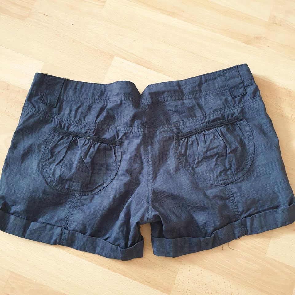 MADONNA shorts  XL dunkelblau kariert in Nieder-Olm