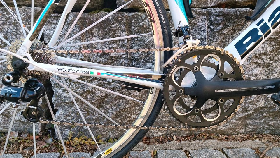 Bianchi 100 Strade C2C Rennrad Carbon Campagnolo in Konstanz