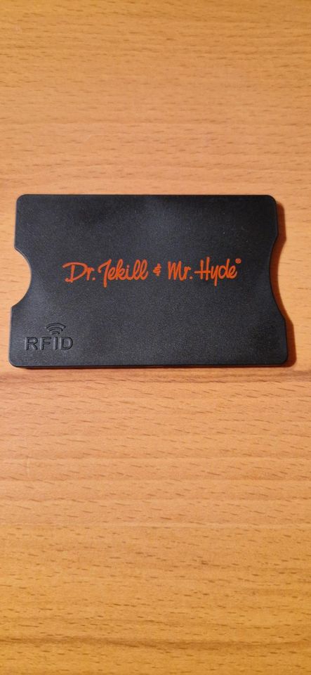 Jekill & Hyde Cardholder in Langenpreising