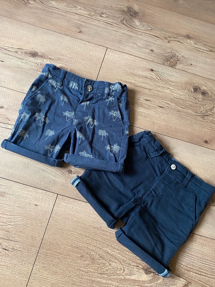 2 Kurze Hosen/ Shorts Gr. 104 in Gelsenkirchen