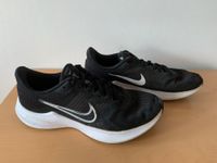 Nike Sneaker Running Laufschuhe Uk 7.5 Gr 42 Sport Schuhe Essen - Essen-Werden Vorschau