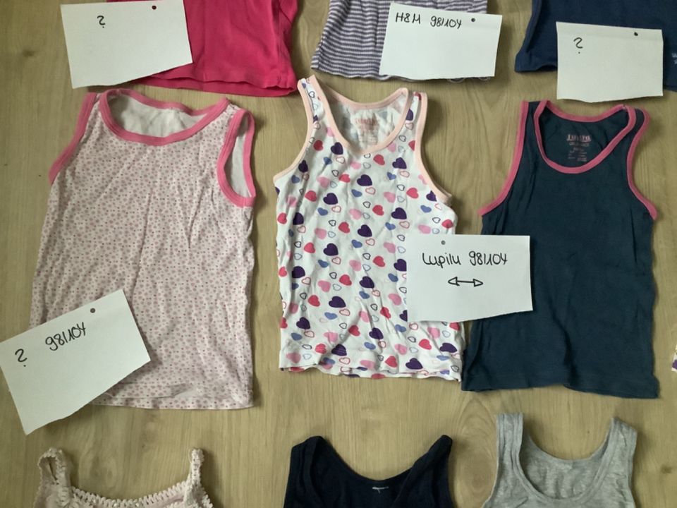 Unterhemd, Tanktop, Mädchen ( auch grau, blau), Größe 98/104 je1€ in Pohlheim