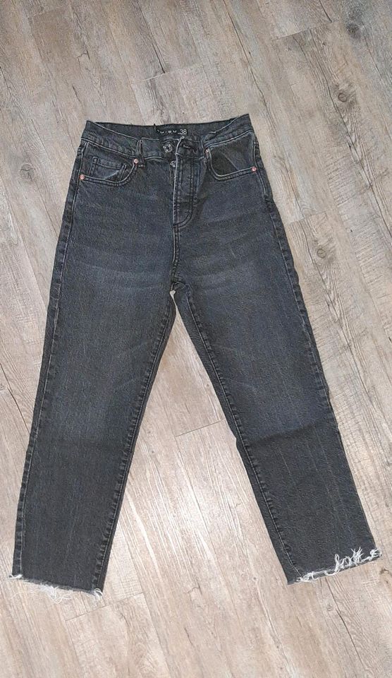 Moderne graue Jeans von Amisu (Gr.38) in Bremen