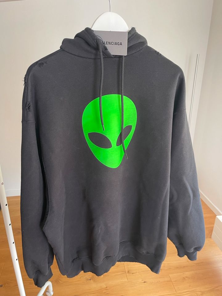 Balenciaga Alien Hoodie in Hamburg Barmbek - Hamburg Barmbek-Süd | eBay  Kleinanzeigen ist jetzt Kleinanzeigen