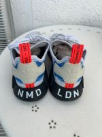 Adidas NMD R1 Blau Weiß Gr. 42 2/3 Herren München - Allach-Untermenzing Vorschau