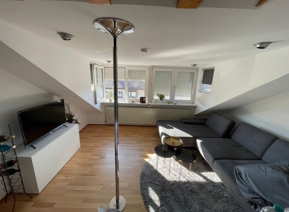 Kleine DG 2 Raum Wohnung an Single zu vermieten in Heilbronn