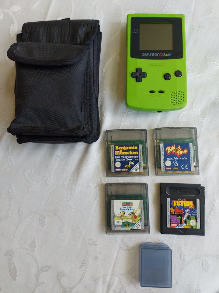 Nintendo Gameboy Color Konsole Gelb + 4 Spiele + Tasche in Magdeburg