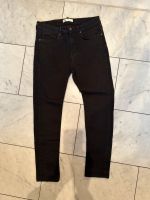 Schwarze Jeanshose von Zara für junge Männer Gr. EUR 38 Hessen - Obertshausen Vorschau